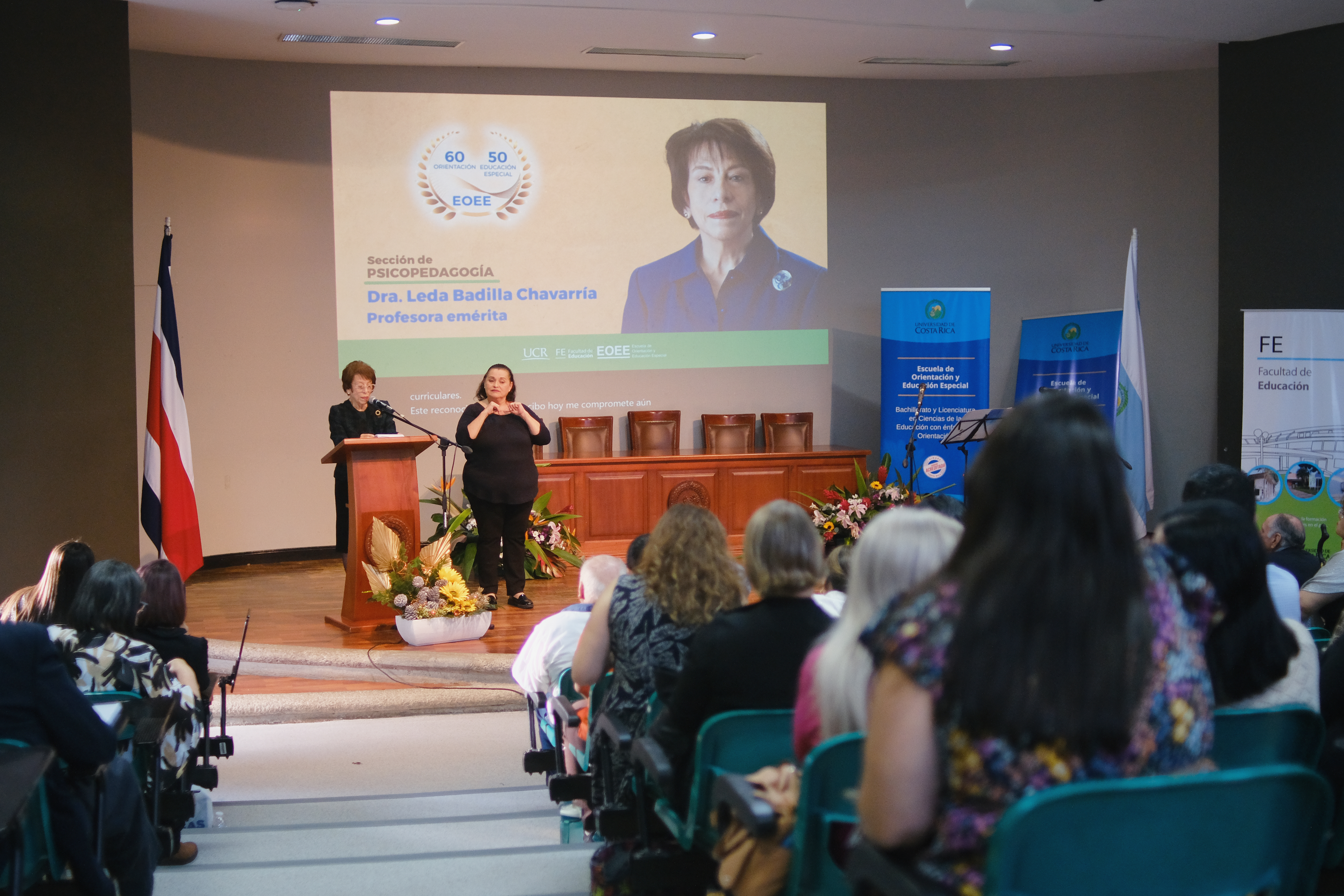 Profesora Emérita: Dra. Leda Badilla Chavarría