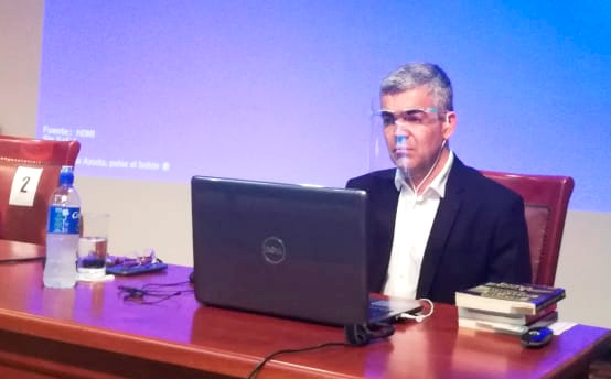 Dr. José Antonio Blanco expone en Auditorio de Educación